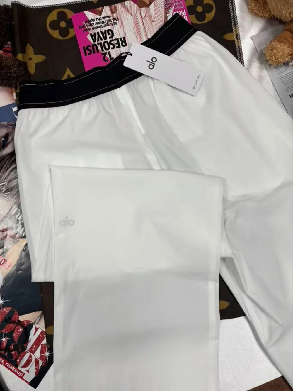 🆕Alo Yoga Suit Up Trouser White Regular Size 📦 Everyday Wear